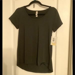 NWT Lularoe Classic T